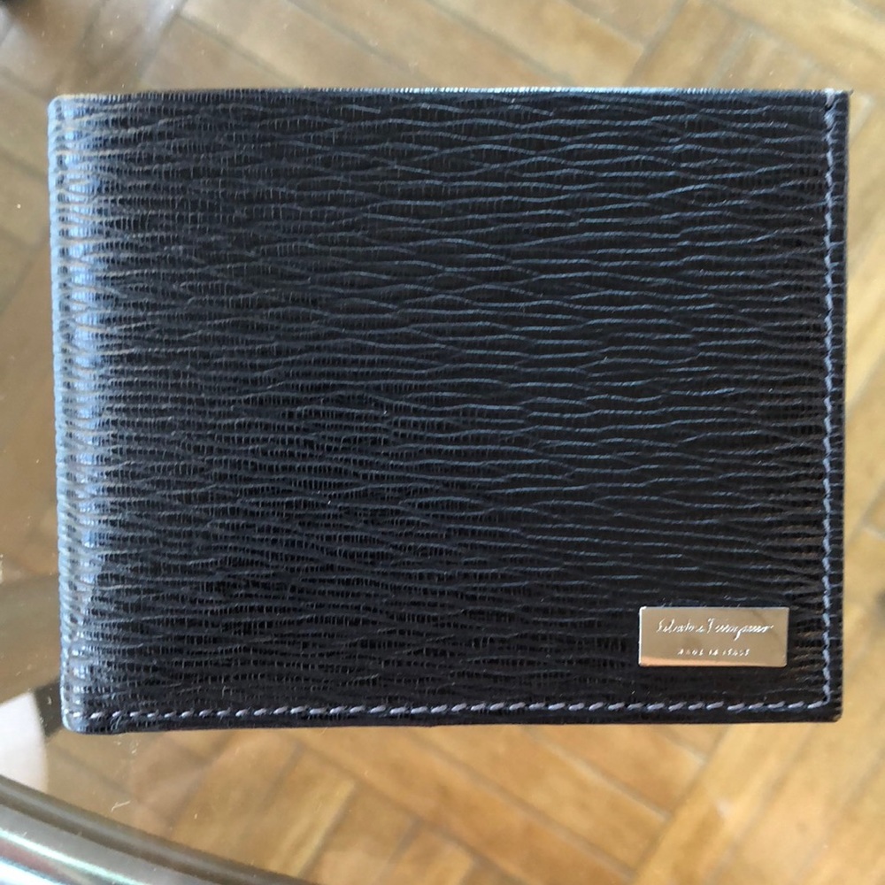 Salvatore ferragamo wallet